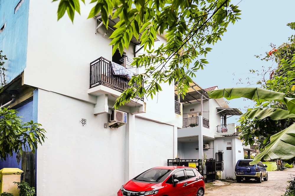 OYO Life 92046 Garuda Residence