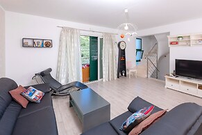 Apartments Maslina