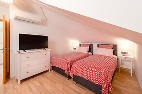 Apartments Maslina