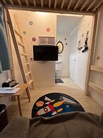 mimi cat house