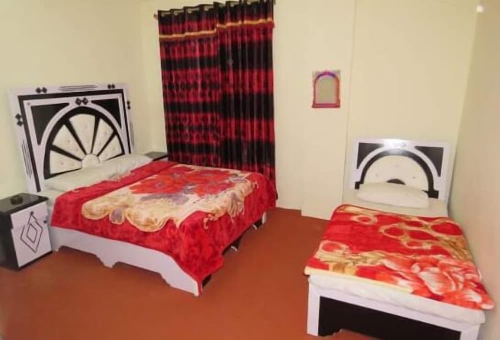 Kashmir Heights Hotel and Restaurant