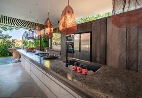 Stunning 4BR Private Villa in Canggu