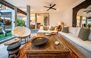 Stunning 4BR Private Villa in Canggu