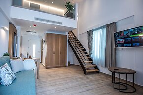 Ammos Luxury Suites