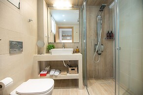 Ammos Luxury Suites