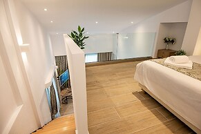 Ammos Luxury Suites