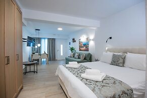 Ammos Luxury Suites