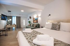 Ammos Luxury Suites