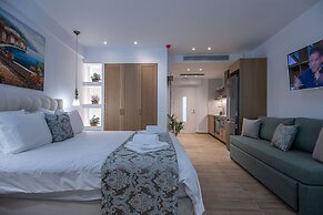 Ammos Luxury Suites