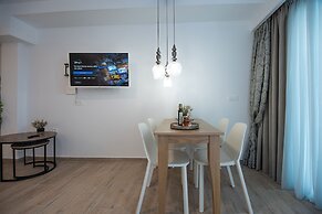 Ammos Luxury Suites