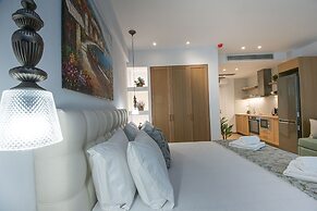 Ammos Luxury Suites