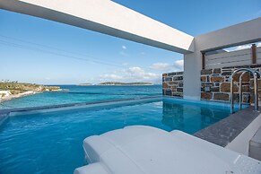Ammos Luxury Suites