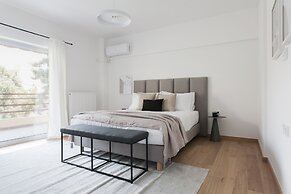 Stellar 3BR Apartment with Balcony