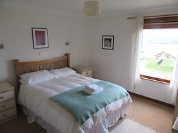Kestrel, Longhouse Cottages