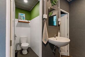 Snooze Hostel Malang