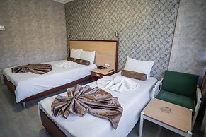 HALLEY OTEL