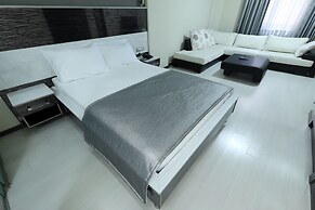 HALLEY OTEL