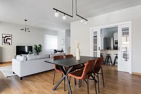 Celestial 3BR Apartment with Balcony