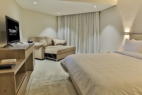 Triumph White Sands