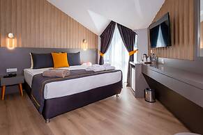 Saint Star Kemer - Adult Only +16