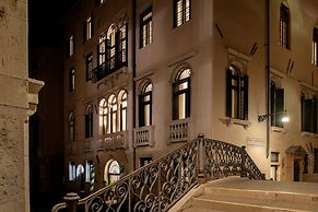 Eight Venezia
