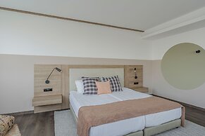 WorkNomads LAB Hotel-Coliving & Coworking