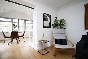 The Nook by Tŷ SA