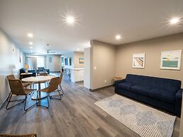Long Beach Suites
