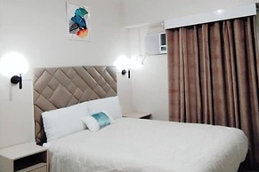 Outdoor Pool Studio Sleeps 2 - Tv, Aircon