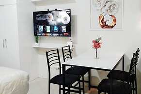 Outdoor Pool Studio Sleeps 2 - Tv, Aircon