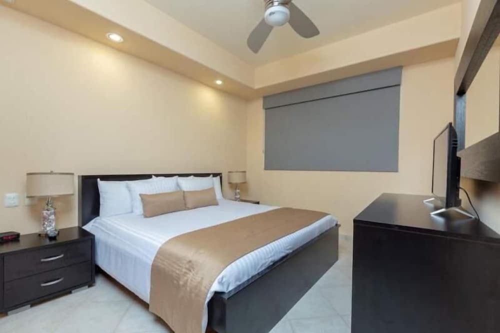 Las Palomas 5-Star Resort