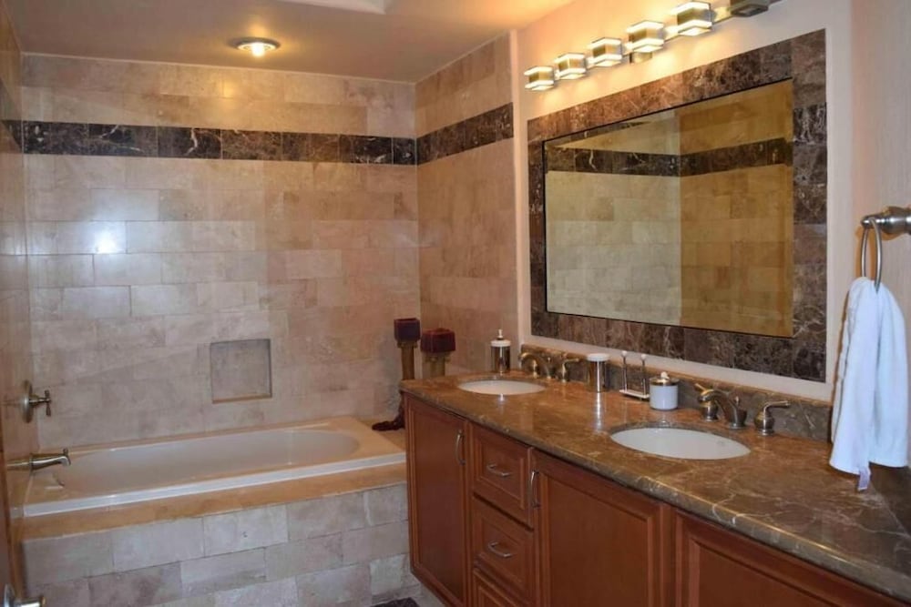 Las Palomas 5-Star Resort