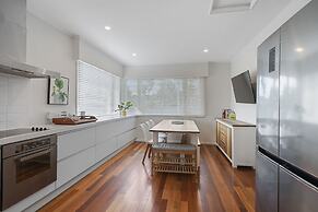 Amazing Home By Beach - Aircon-ed