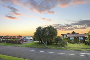 Amazing Home By Beach - Aircon-ed