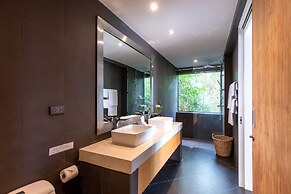 Villa Firefly