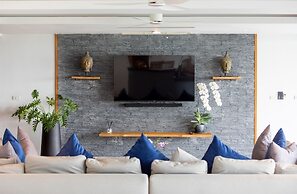 Villa Firefly