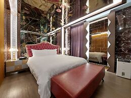 ELYSEES MOTEL