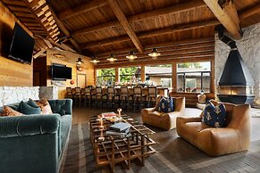 Salmon Falls Resort