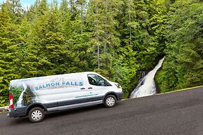 Salmon Falls Resort