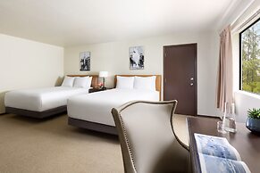 Salmon Falls Resort