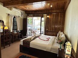 Villa Alounsavath Mekong Riverside
