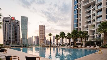 Elegant Studio Living in Privé