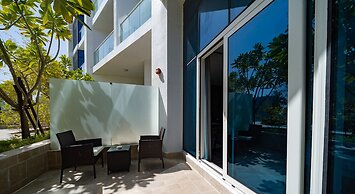 Elegant Studio Living in Privé