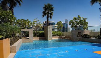 Elegant Studio Living in Privé