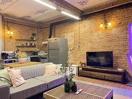 Centrally Located Historical Flat in Beyoglu