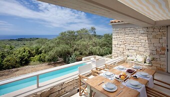 Kallista House - Beautifully Appointed 3 bed Villa