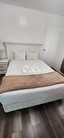 Affordable Private Rooms with Shared Bath Kitchen near SFO (SA)