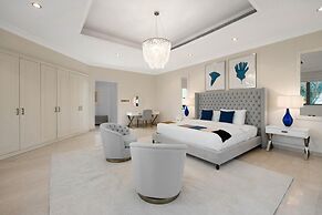 Exclusive Villa w Private Pool Garden Beach
