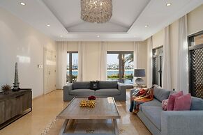 Exclusive Villa w Private Pool Garden Beach