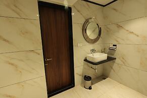 Krishna Hotel And Resort